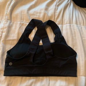 Black lululemon bra size 6